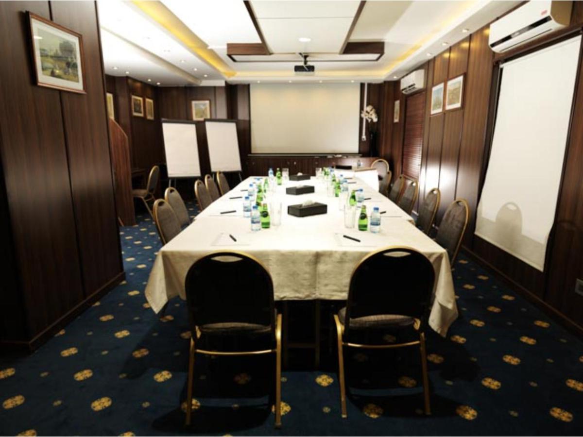 Wh Hotel 4*