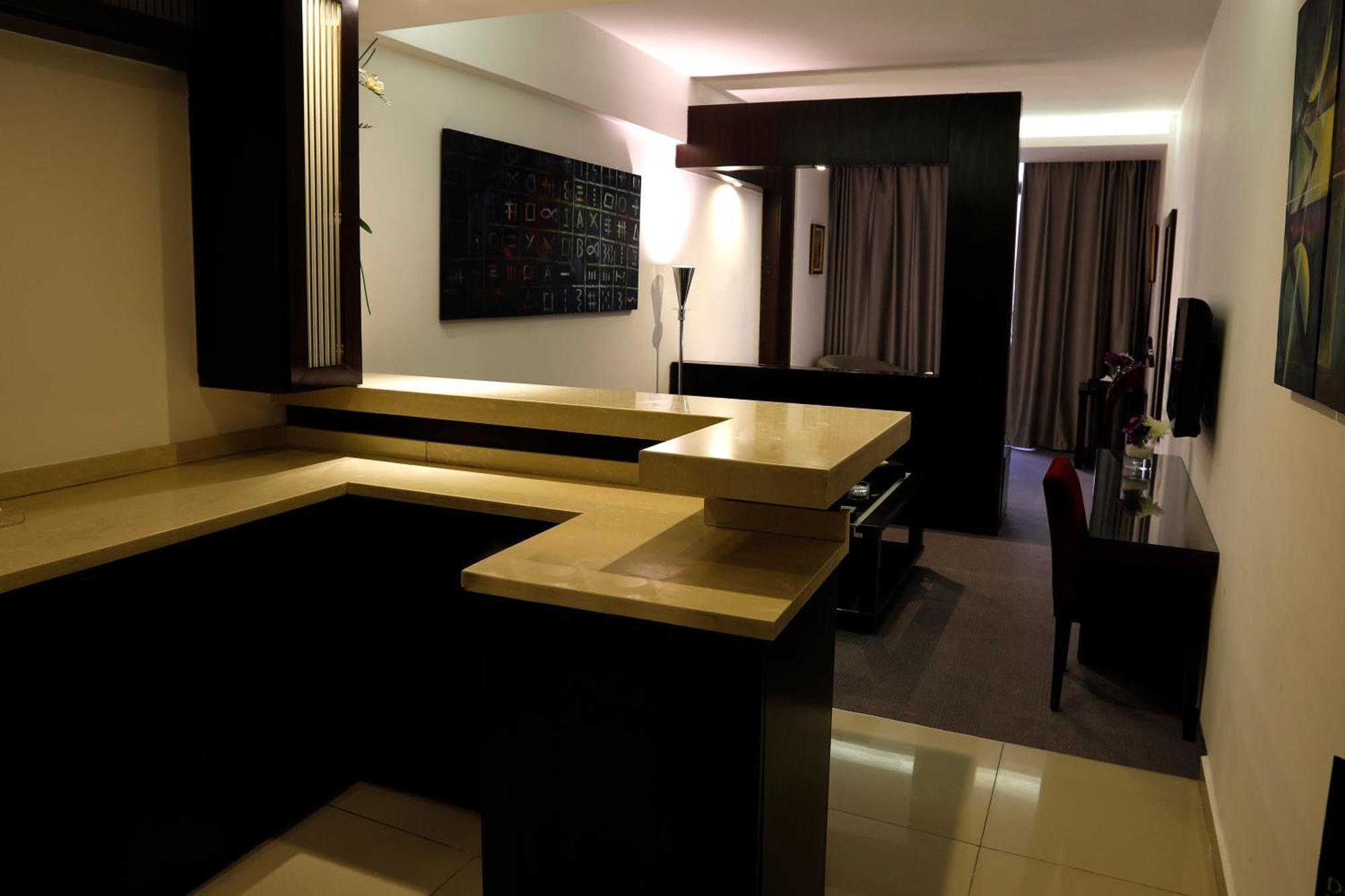Wh Hotel 4*