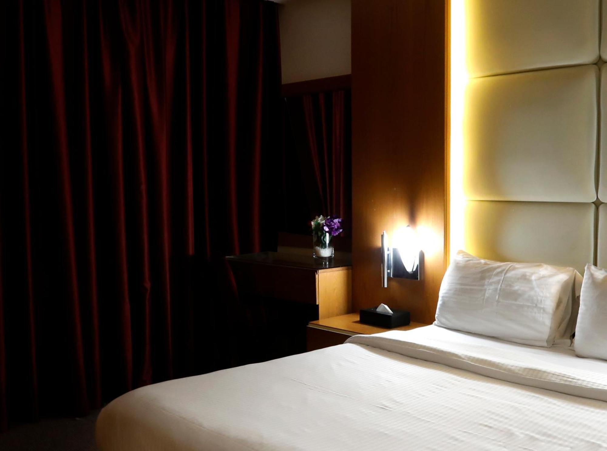 Wh Hotel 4*