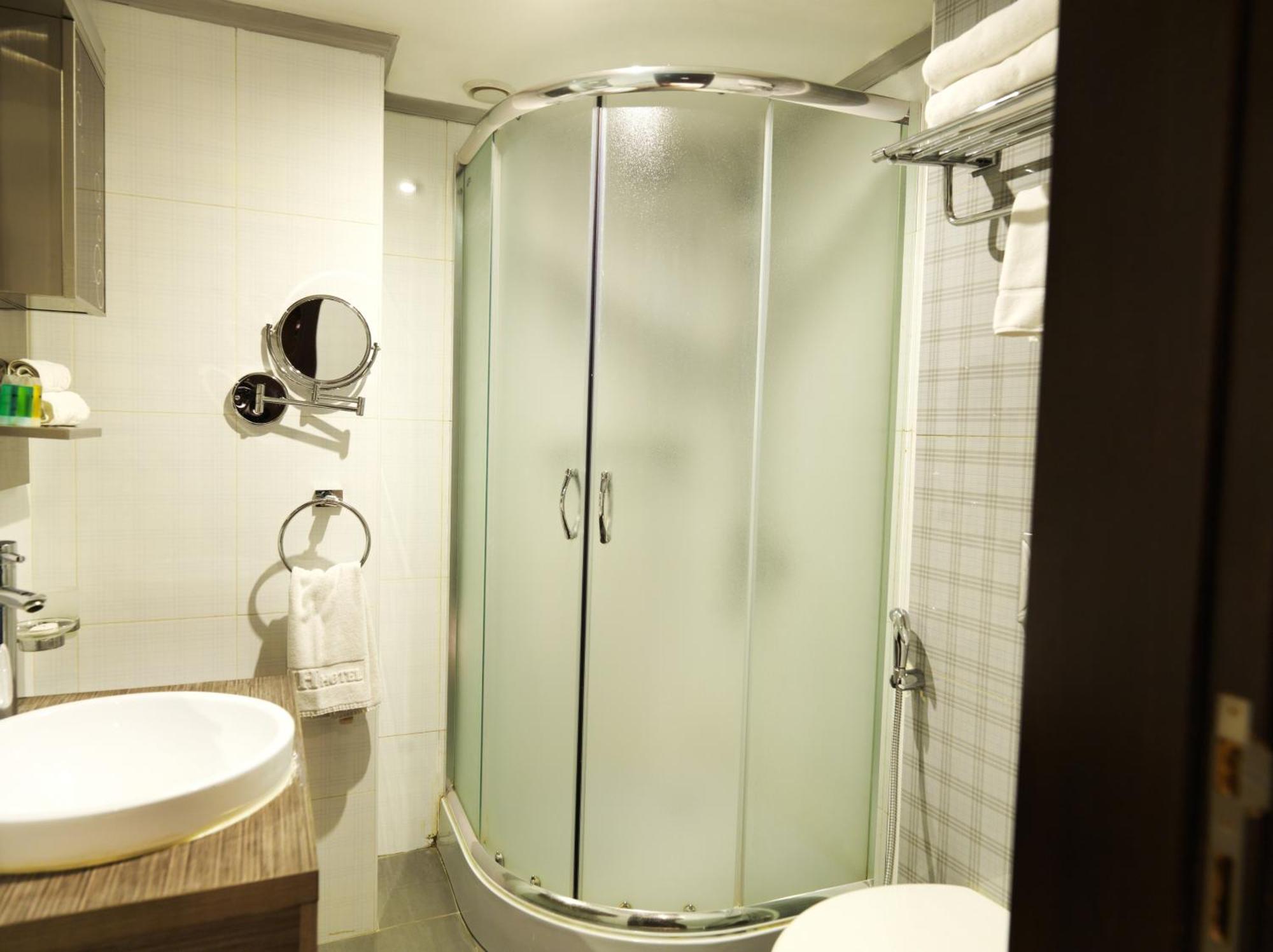 Wh Hotel 4*